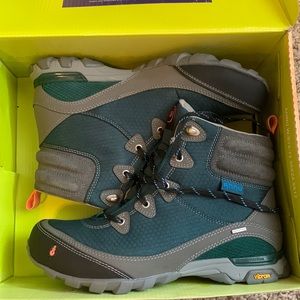 Ahnu Vibram Hiking Boots